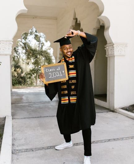 Купить диплом журналиста в Саратове